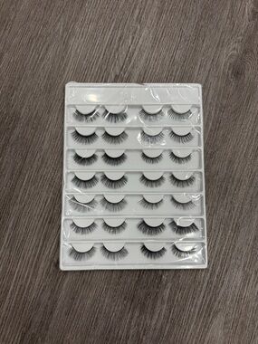 Set of 14 Black False Eyelash Pairs